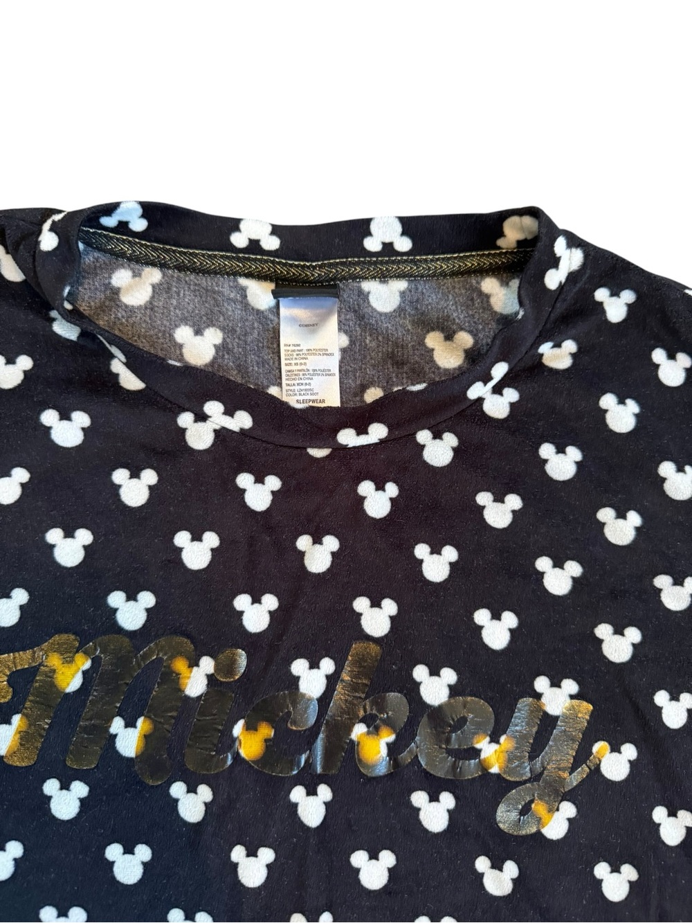 Women’s Disney Mickey Mouse pajama  fleece long sleeve Crewneck top size XS 0-2 - Picture 3 of 7